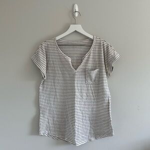 Old Navy Relaxed Black & White Stripe T-shirt Size M